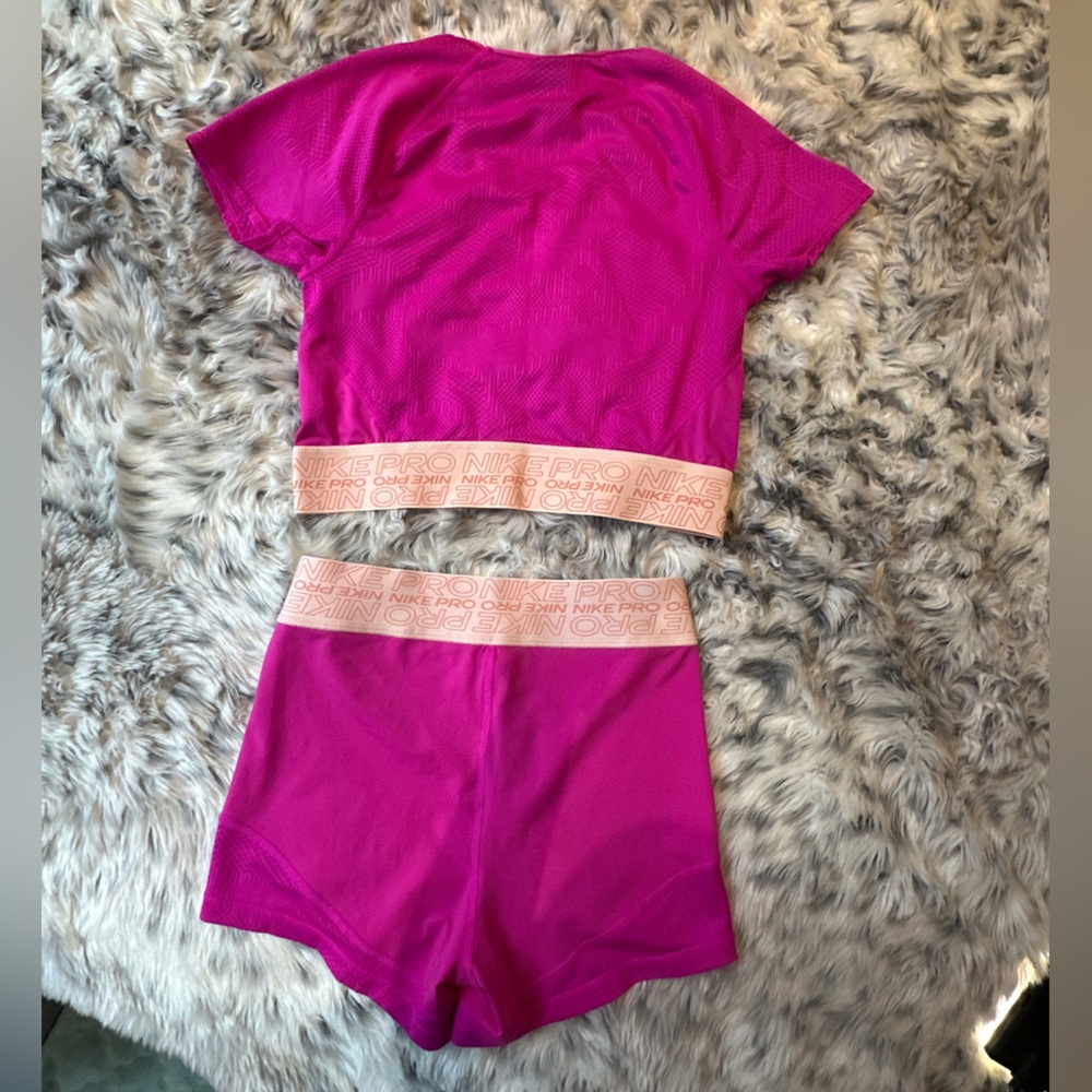 Nike Hot Pink Shorts & Top Workout Set size XS / Small Barbie gym set EUC girly - Picture 7 of 12